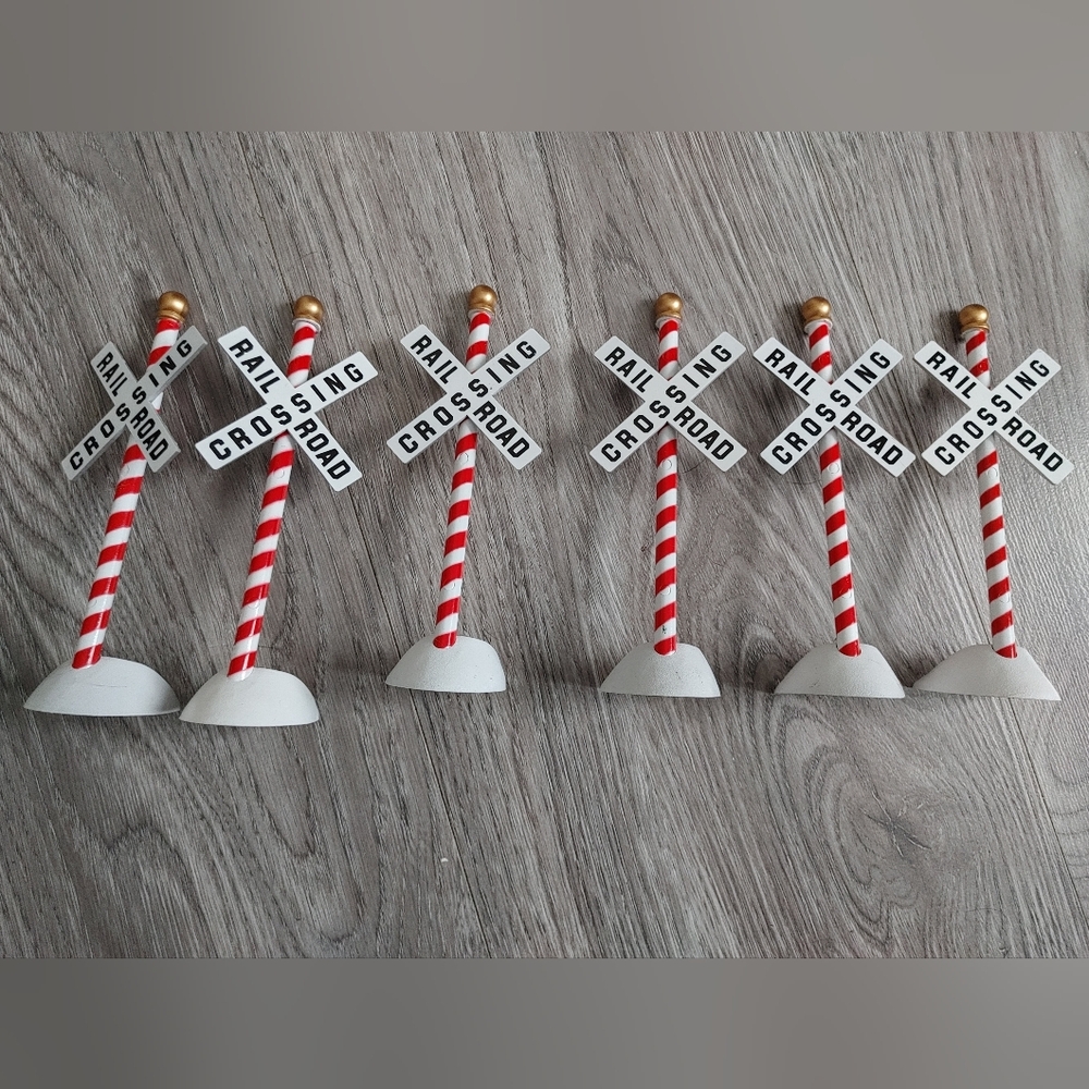 Bachmann Candy Cane Railroad Crossing Bundle